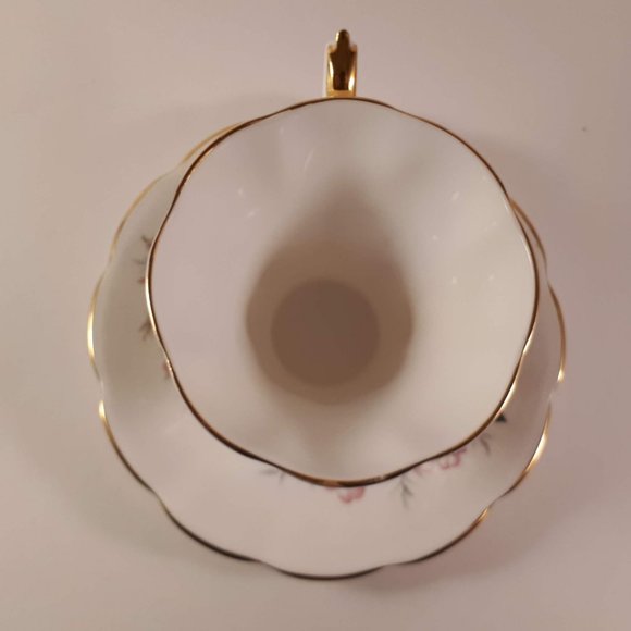 Vintage RARE Alberta Wild rose by Royal Albert teacup and saucer - Picture 7 of 9